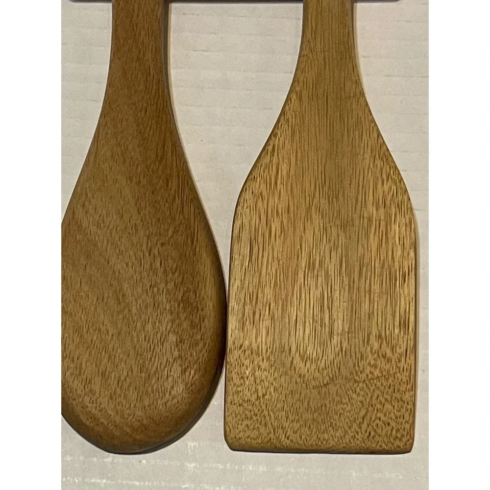 Paris Hilton 2 Piece Acacia Wood Kitchen Tool Set Pink Heart Handle Spoon Turner